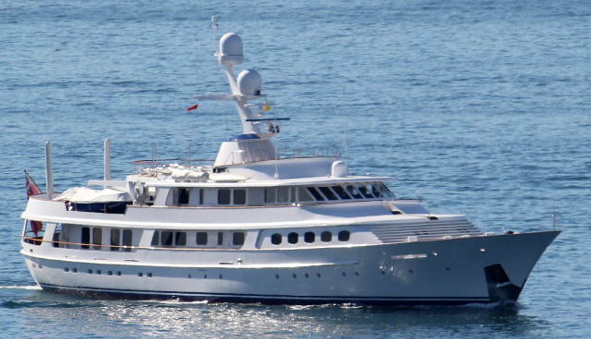 LADY GEORGINA Yacht 49m (159ft) Amels 1982 YachtBuyer LADY GEORGINA Yacht 49m (159ft) Amels 1982 YachtBuyer