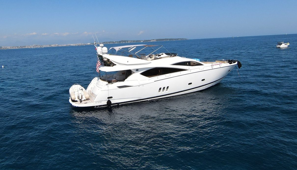 Lady Yousra yacht, Sunseeker