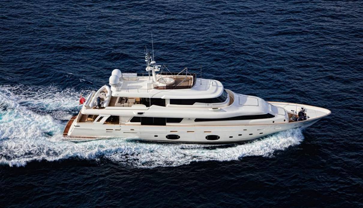 Se7en yacht, Custom Line