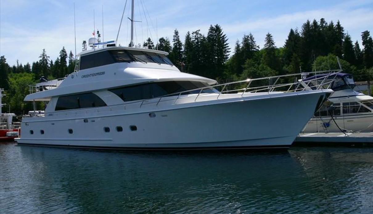 Estancia yacht, Ocean Alexander