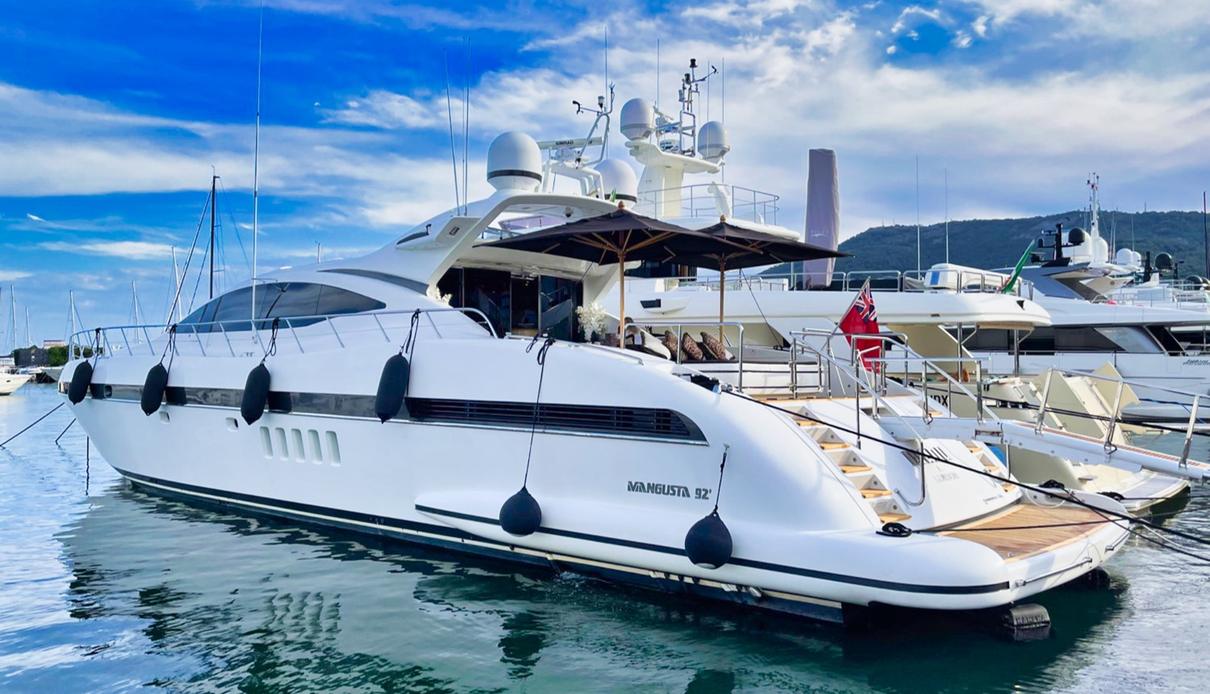 Manu yacht, Mangusta