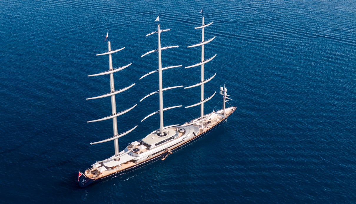 Maltese Falcon yacht, Perini Navi