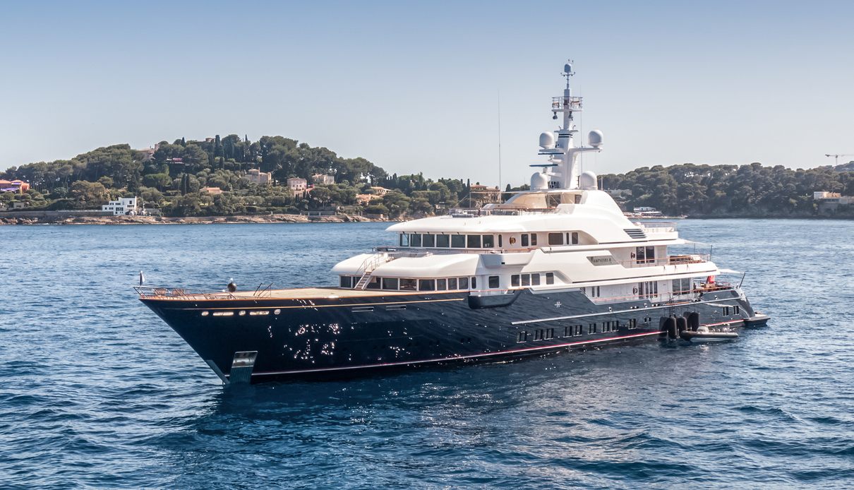 Hampshire II yacht, Feadship