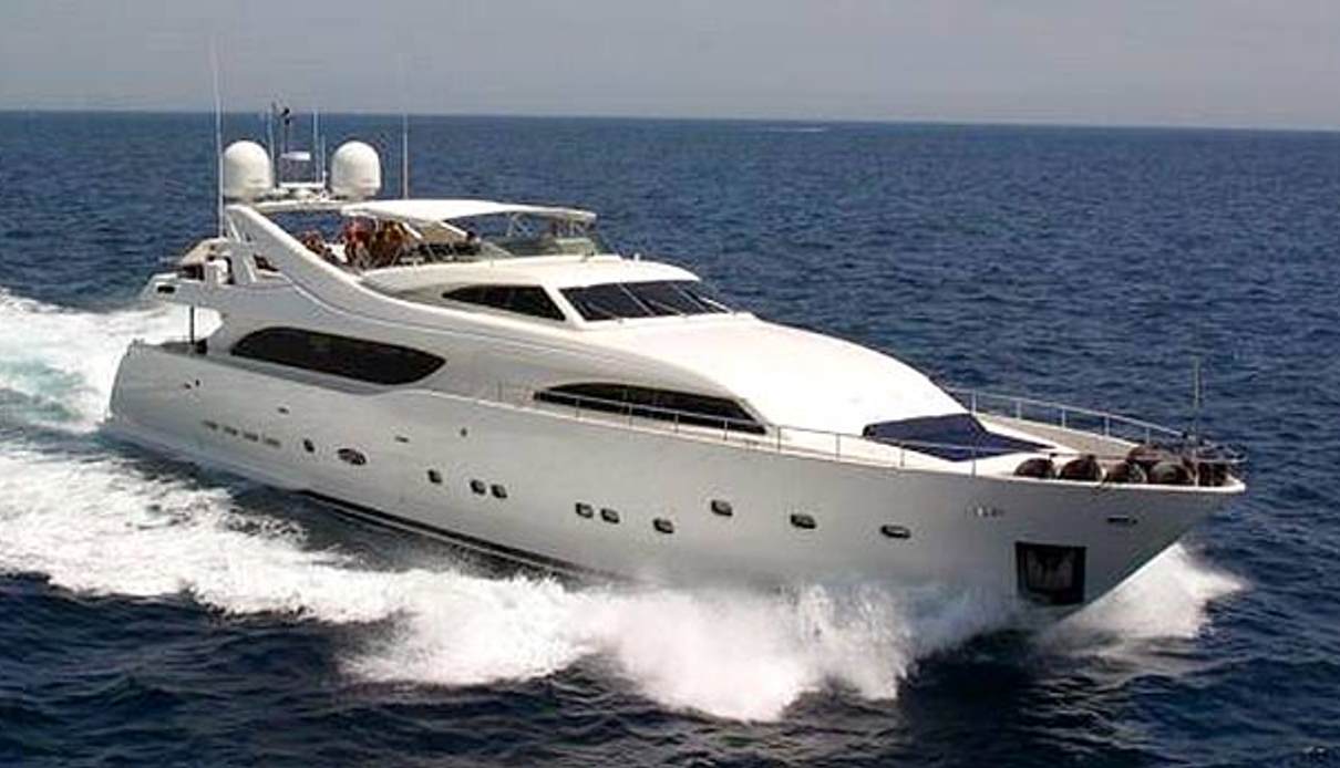 Whisper V yacht, Custom Line