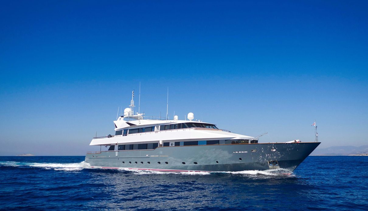 Bella Stella yacht, CRN Yachts