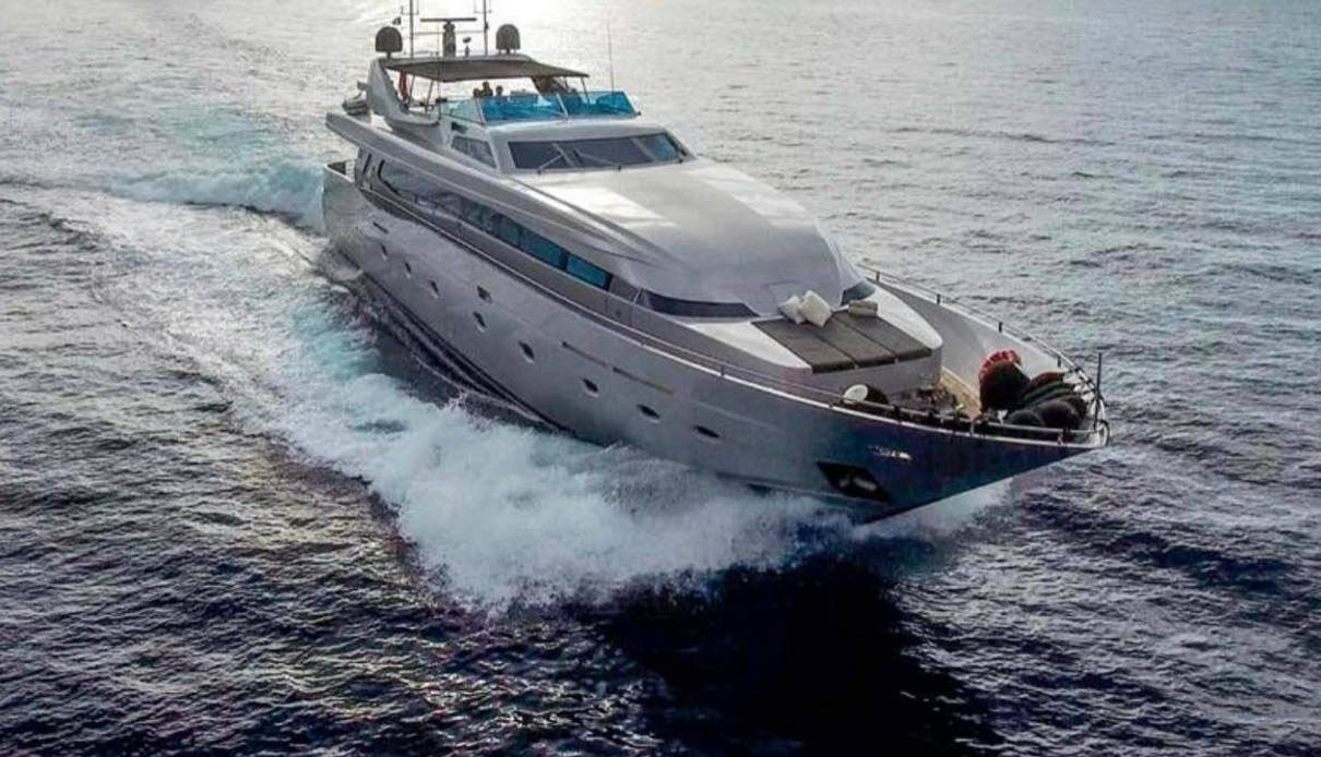 Naughty By Nature yacht, Rizzardi
