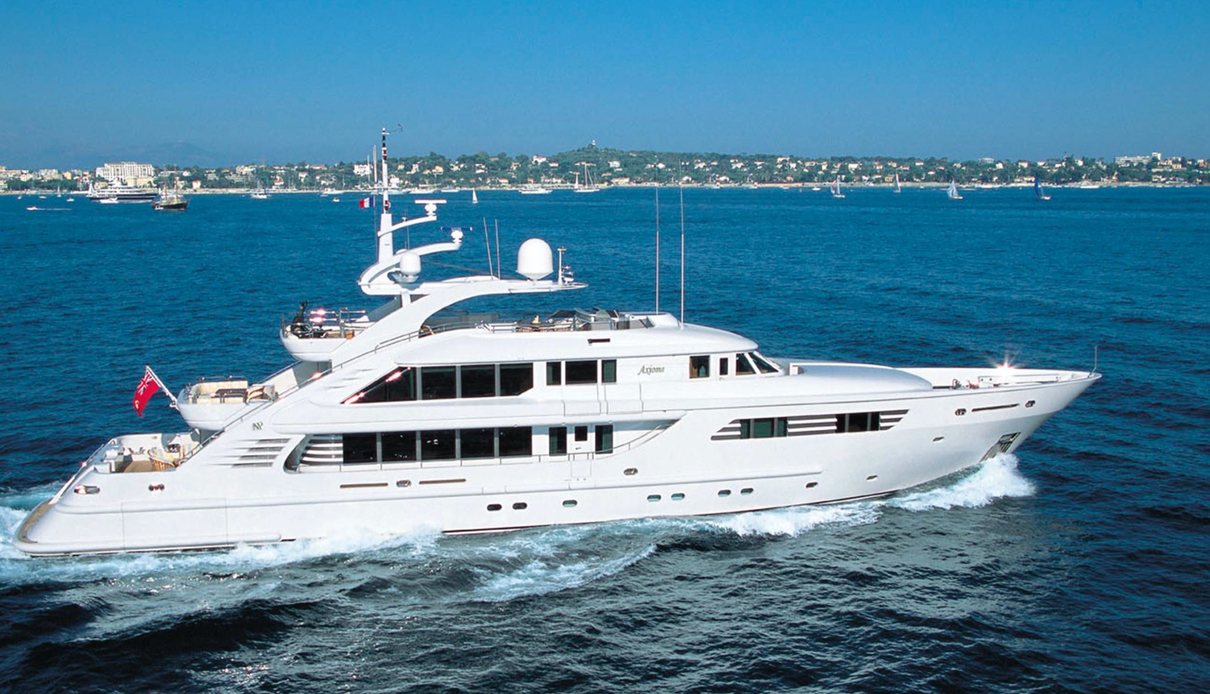 Oasis yacht, ISA Yachts