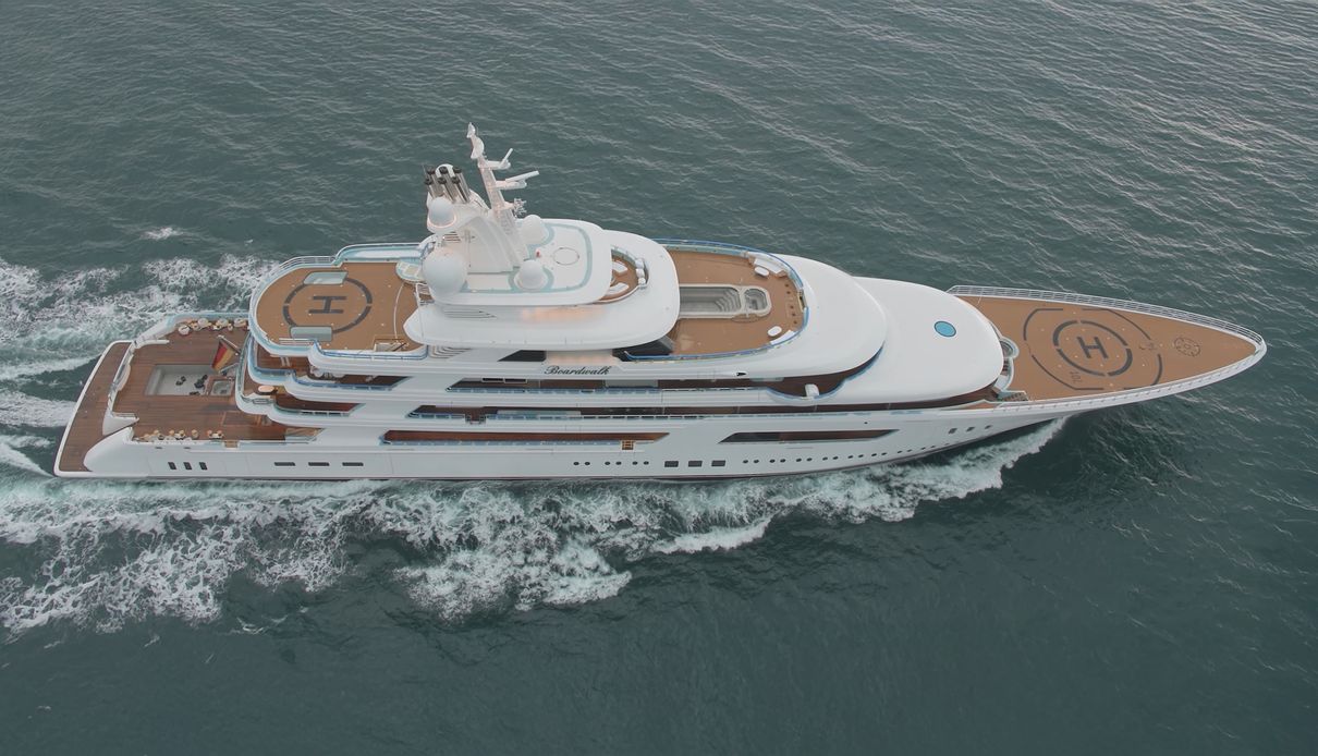Boardwalk yacht, Lurssen