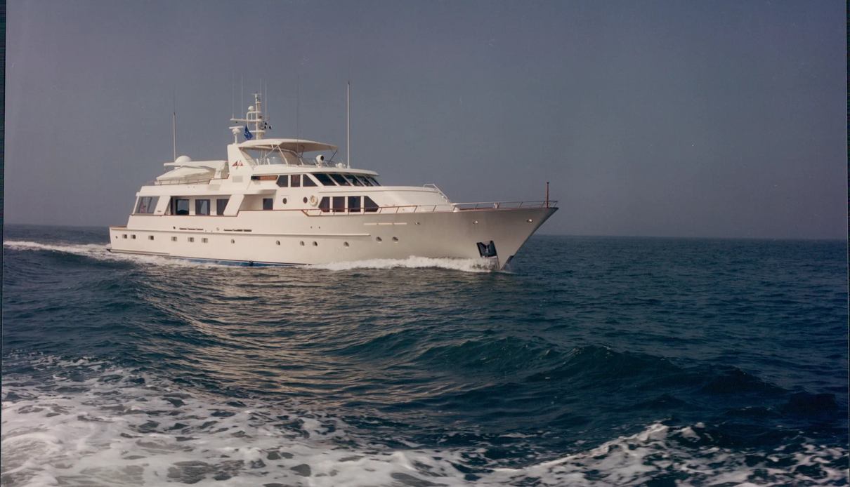 Casual Water yacht, Feadship