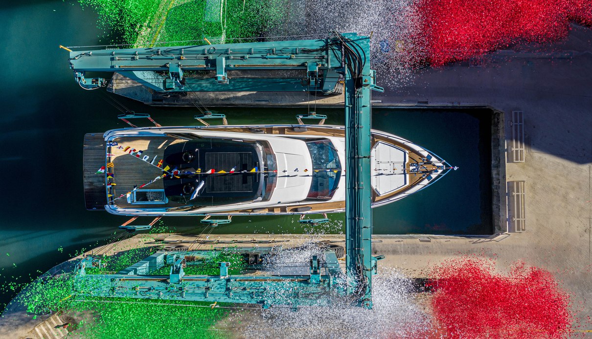 Club B yacht, Ferretti Yachts