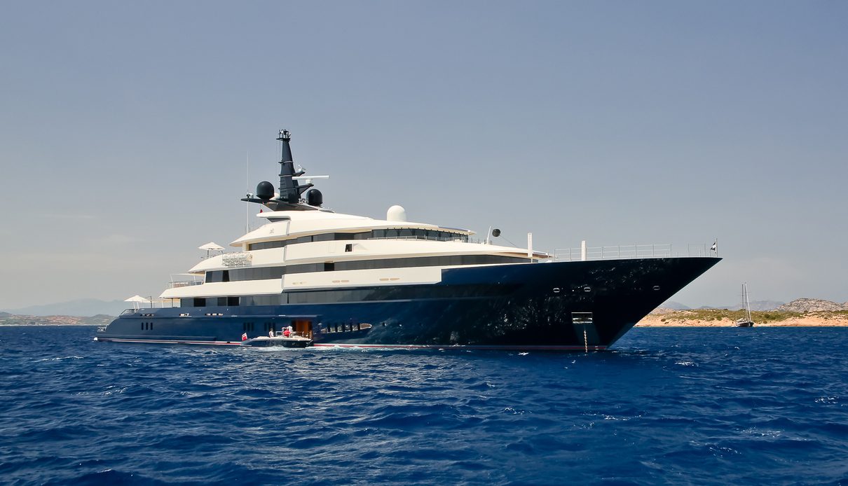 Man of Steel yacht, Oceanco