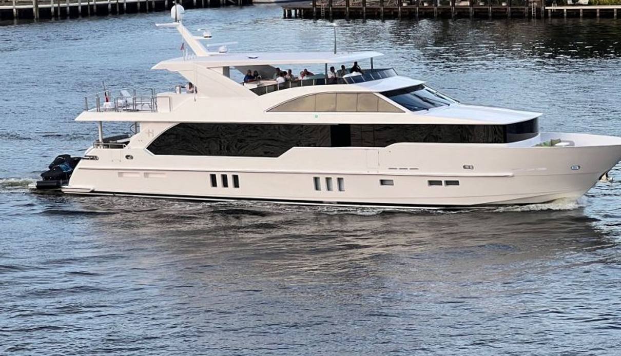 Sassy yacht, Hargrave Custom Yachts