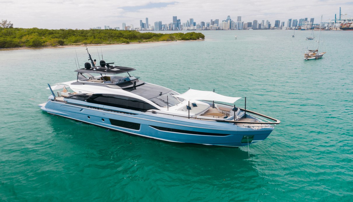 Latitude yacht, Azimut