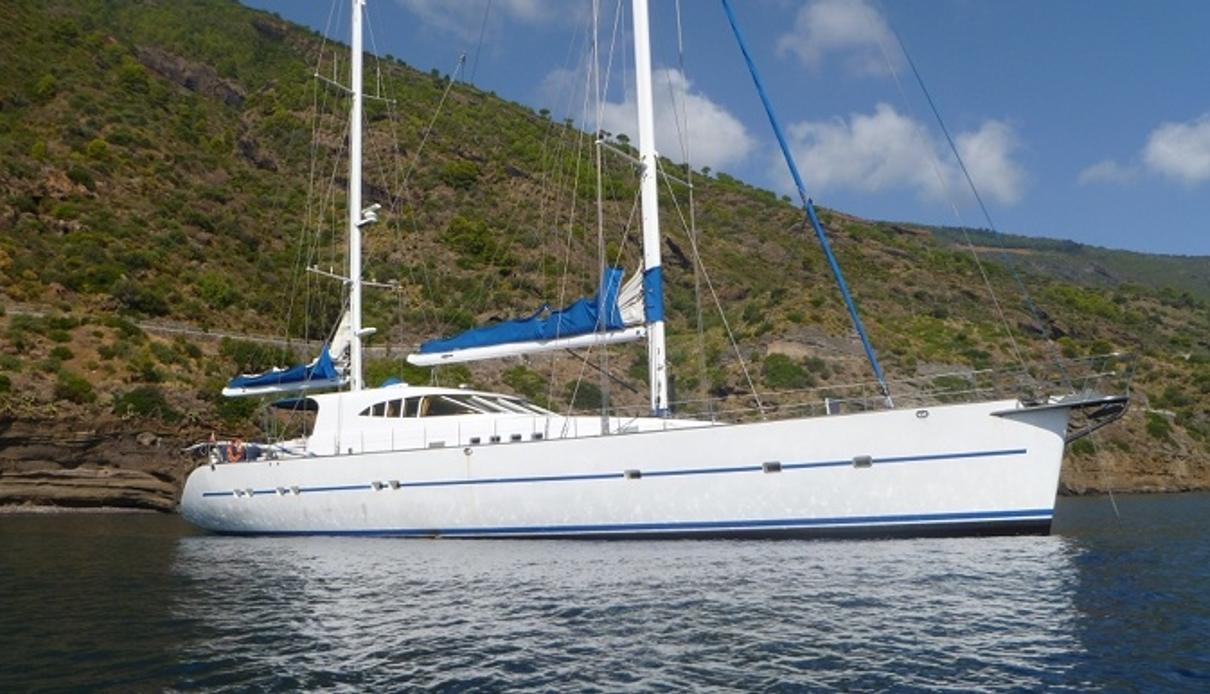 Tambo A-82 yacht, Liman