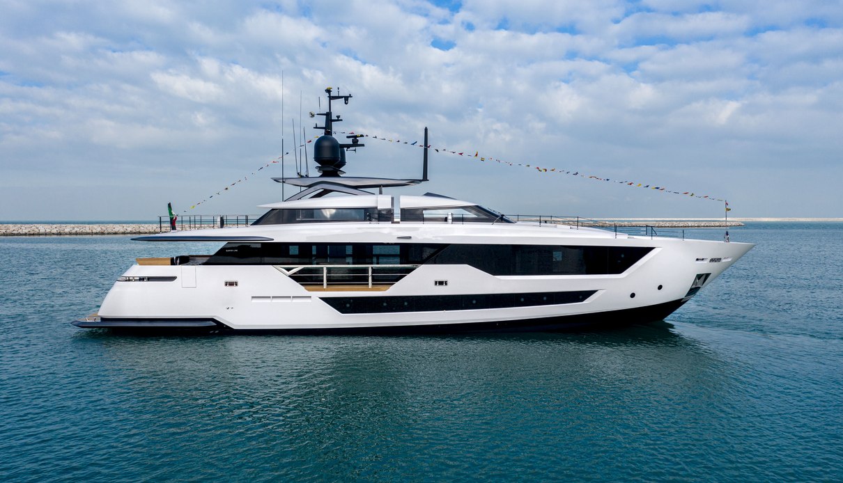 GERRY'S FERRY Yacht - 33m (108ft) Custom Line 2022 | YachtBuyer