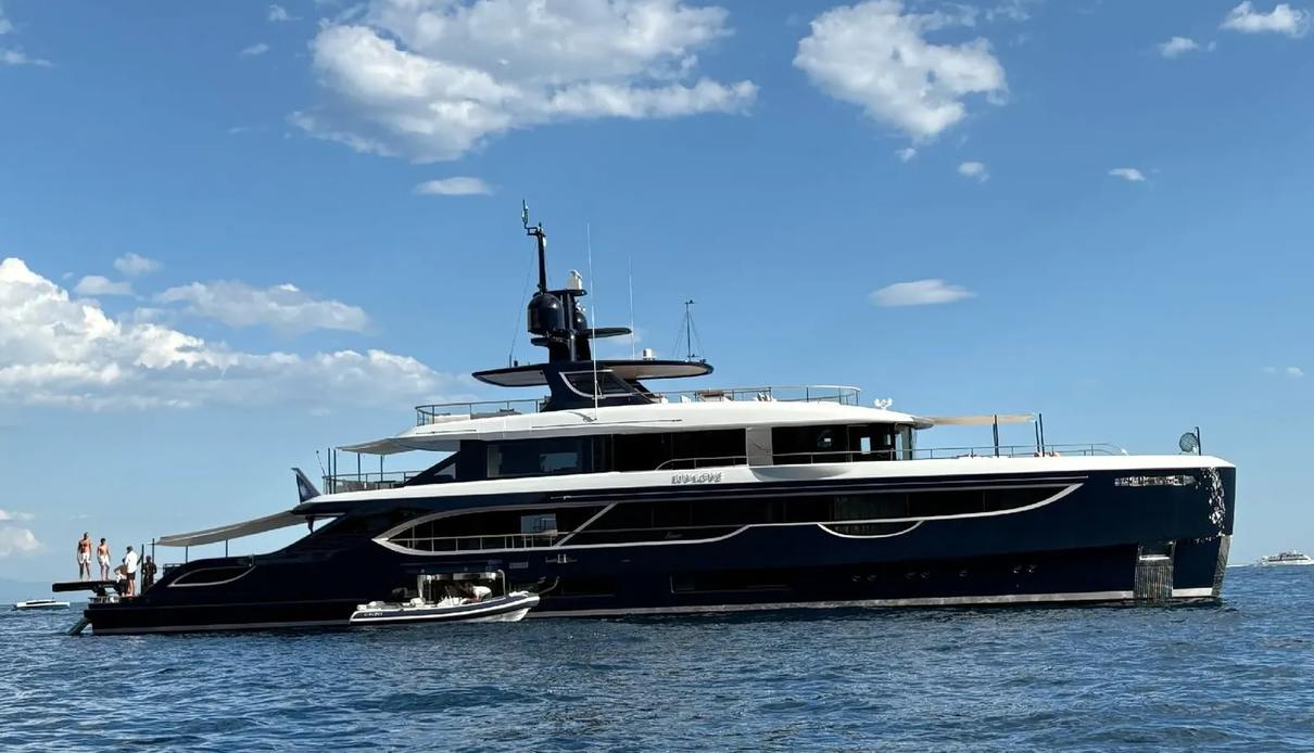 Liv Love yacht, Benetti