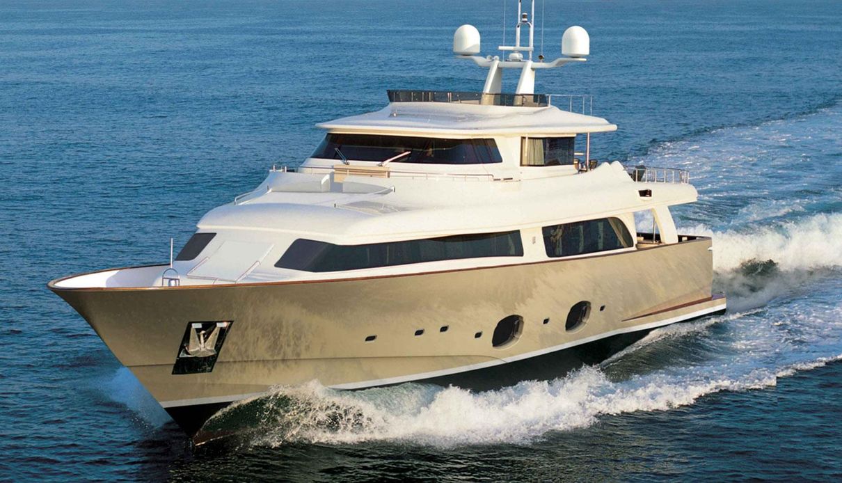 Felix yacht, Custom Line