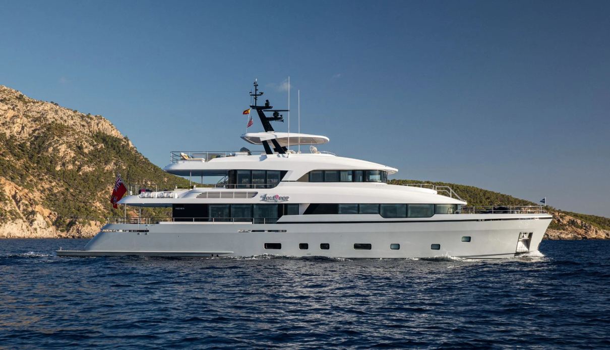 Lollipop yacht, Moonen
