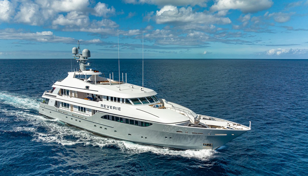 Reverie yacht, Feadship