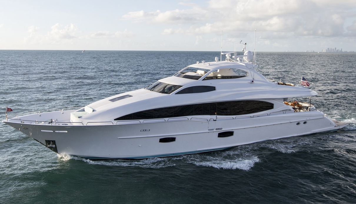 Serenity yacht, Lazzara Yachts
