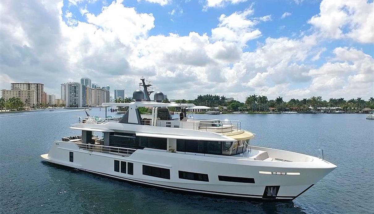 Cyra yacht, Alpha Custom Yachts