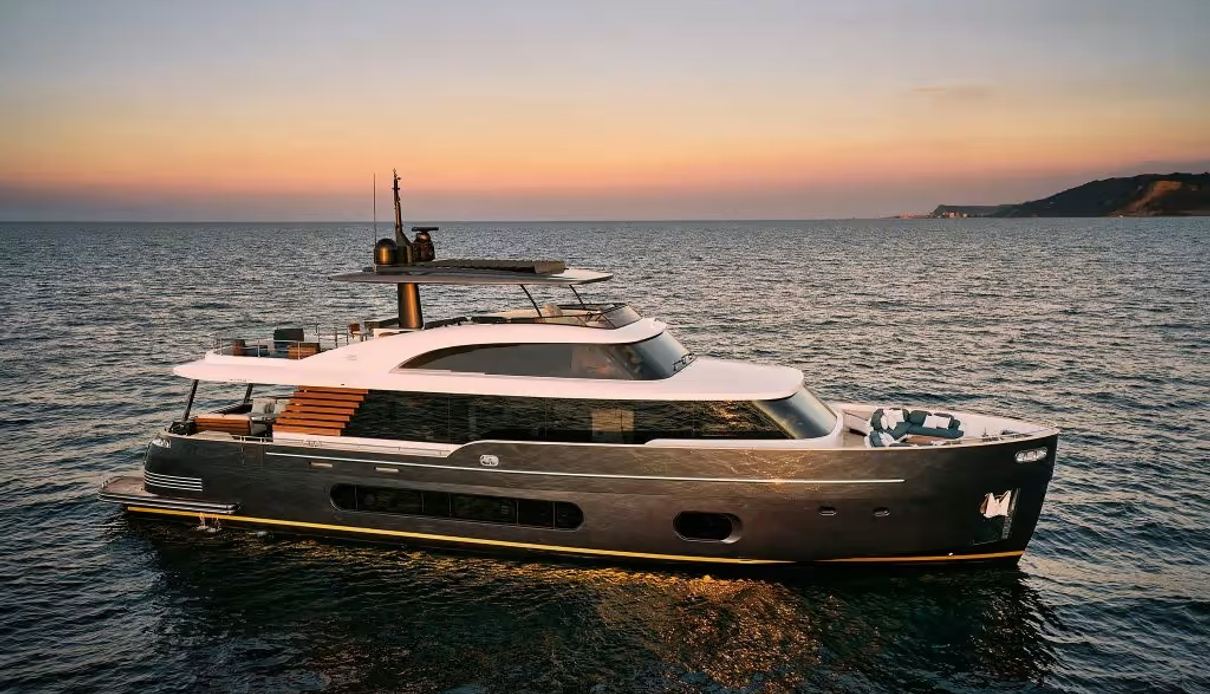 Bayu yacht, Azimut