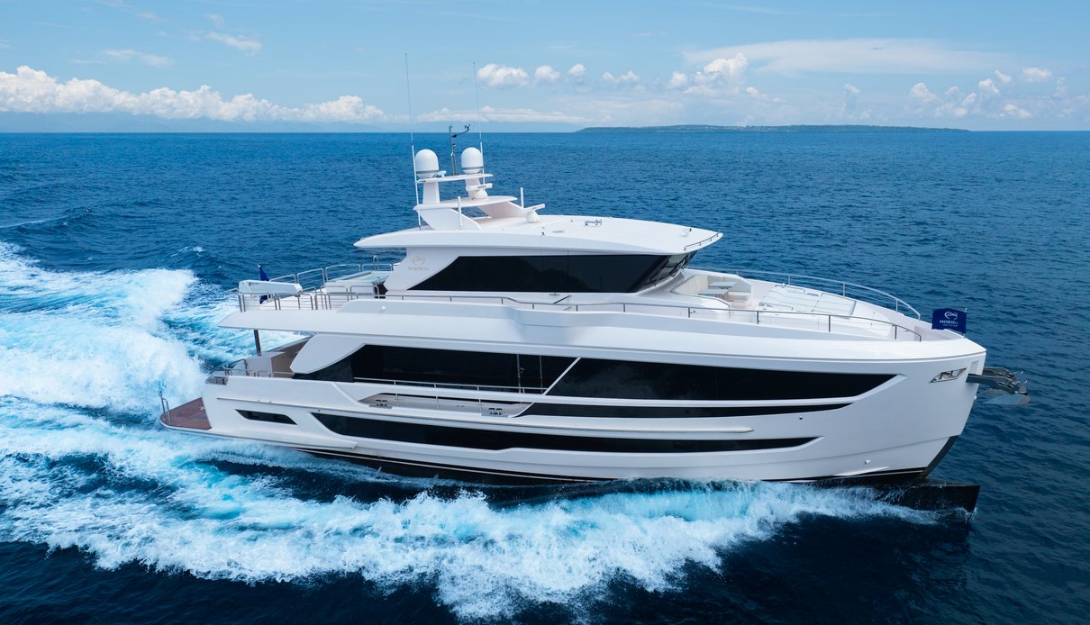 Happy Heart yacht, Horizon