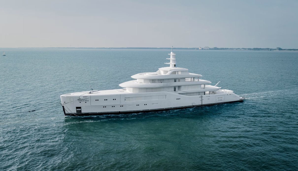 Amels 8002 yacht, Amels