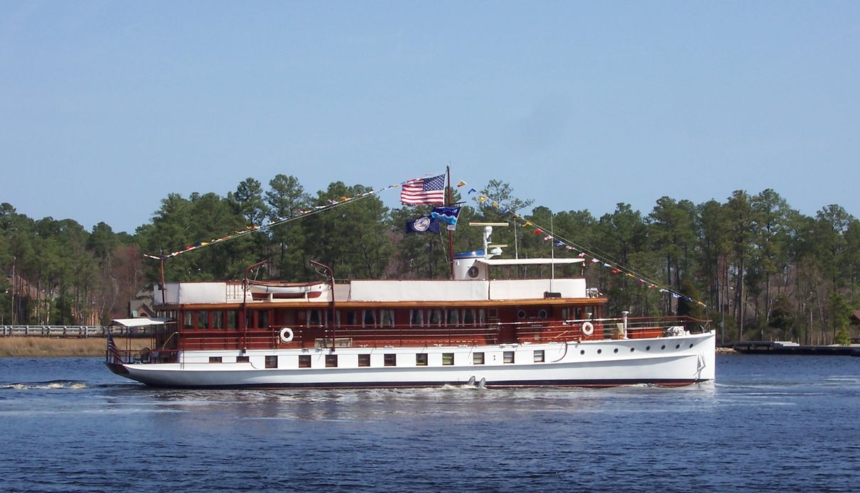 Sequoia yacht, Mathis Yacht Building