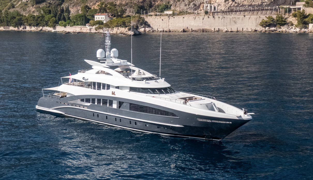 Altair yacht, Heesen