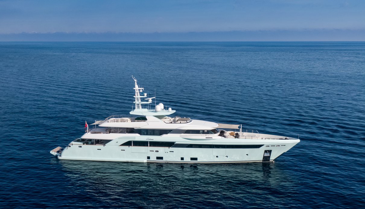 Latona yacht, CRN Yachts