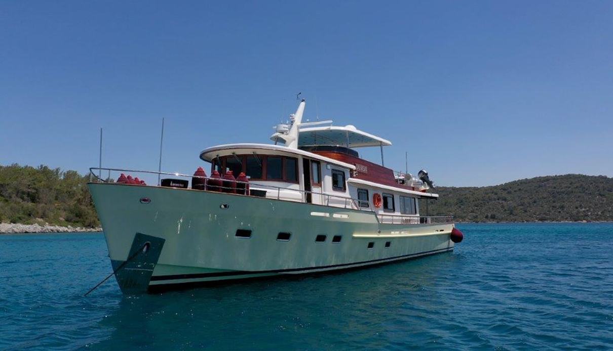 Dilnisin yacht, Taka Yacht Design