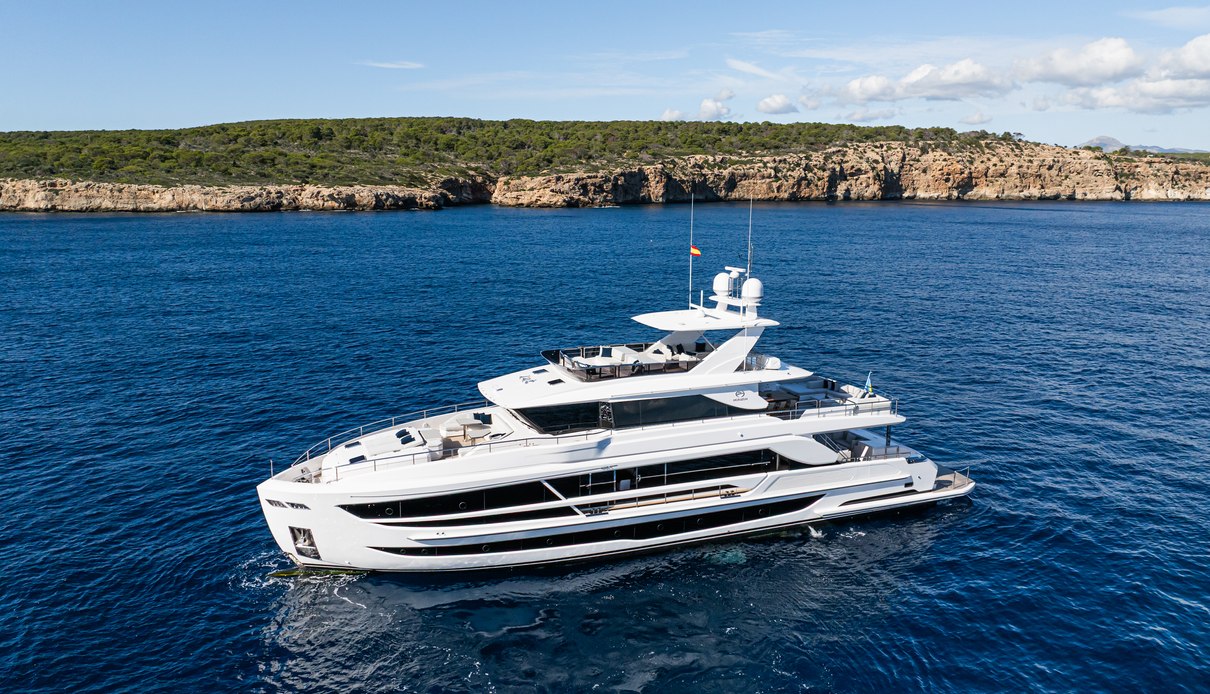 Horizon FD100 /912 yacht, Horizon