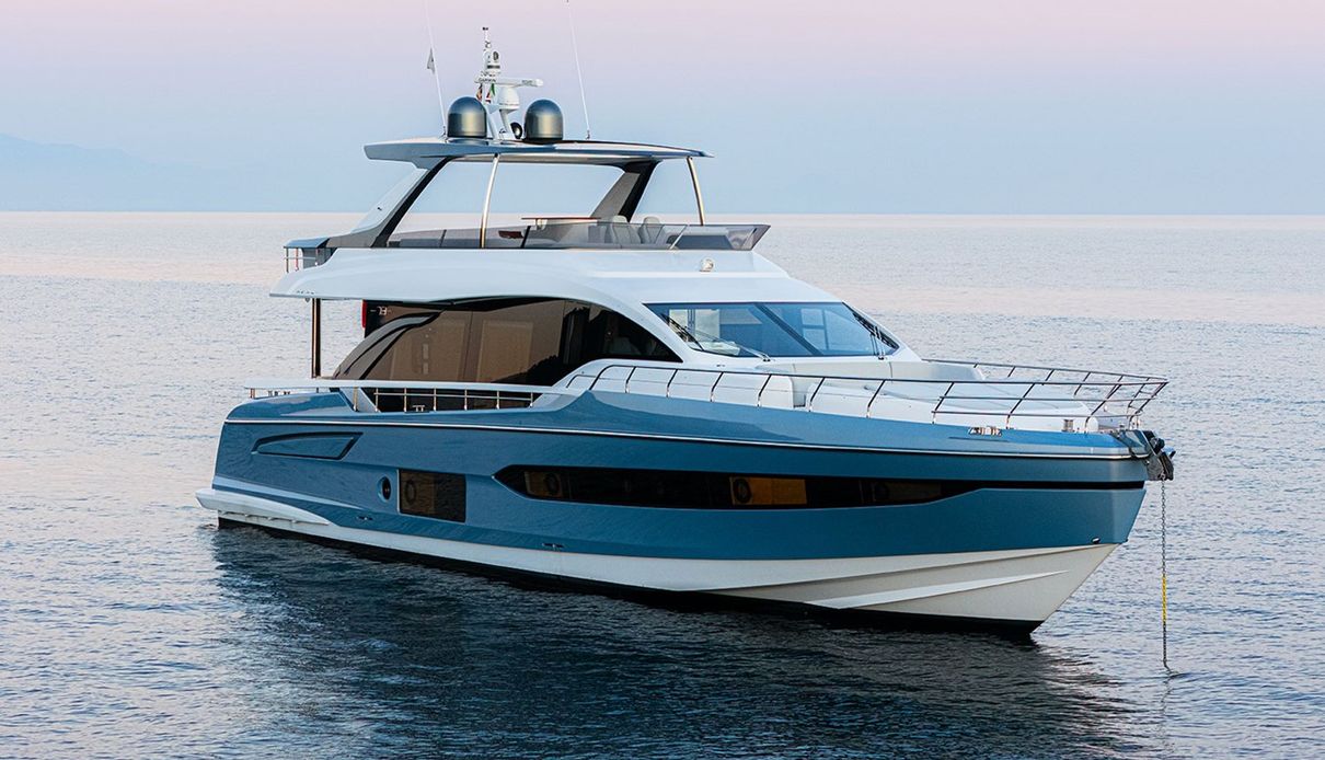 Time Out yacht, Azimut