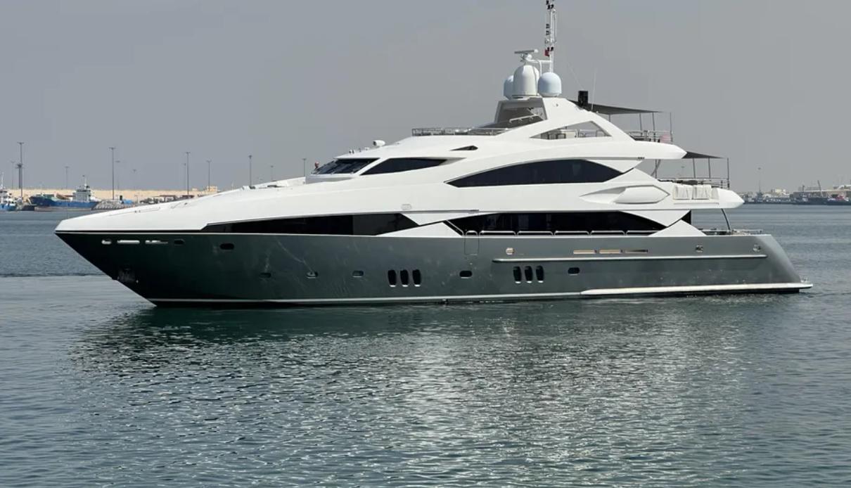 Encore yacht, Sunseeker