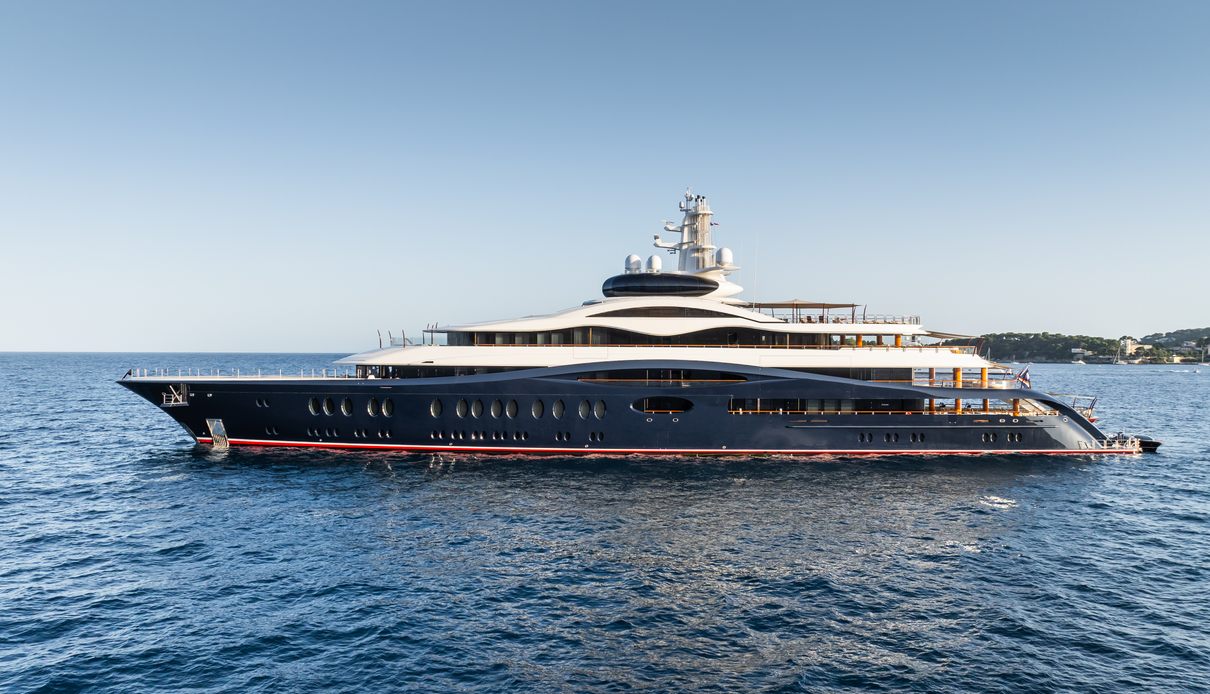 Launchpad yacht, Feadship