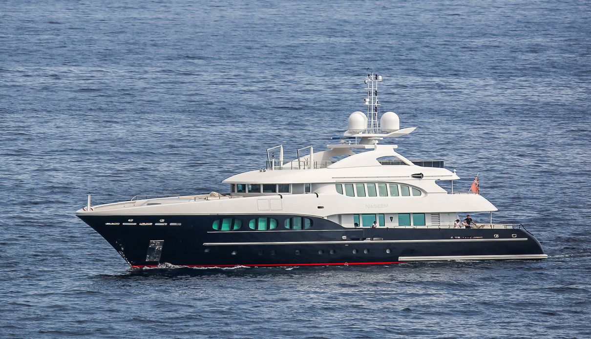 Atina yacht, Heesen