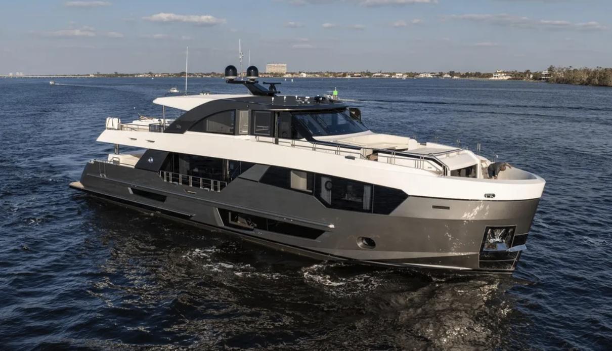 Pinch Me yacht, Ocean Alexander
