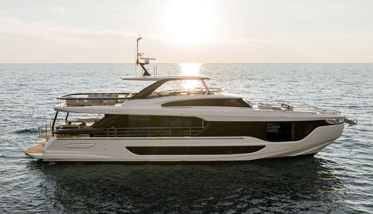 Spribe yacht, Azimut