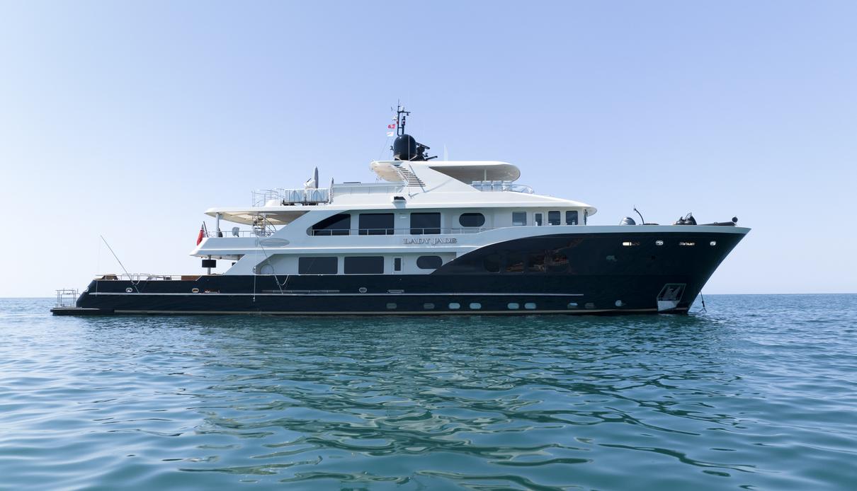 Lady Jade yacht, Inace