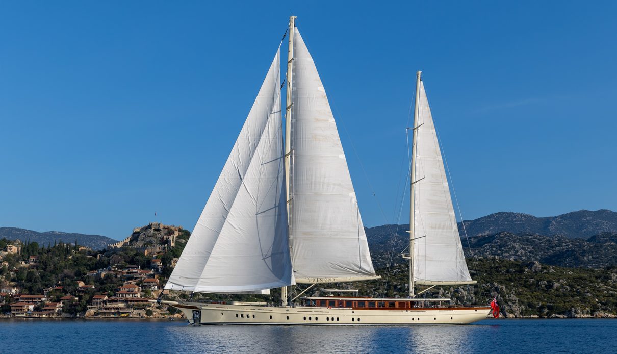 Simena yacht, Ares Yachts