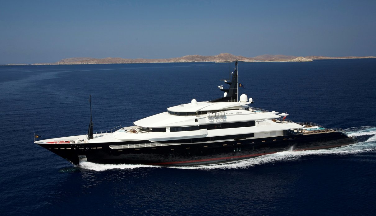 Alfa Nero yacht, Oceanco