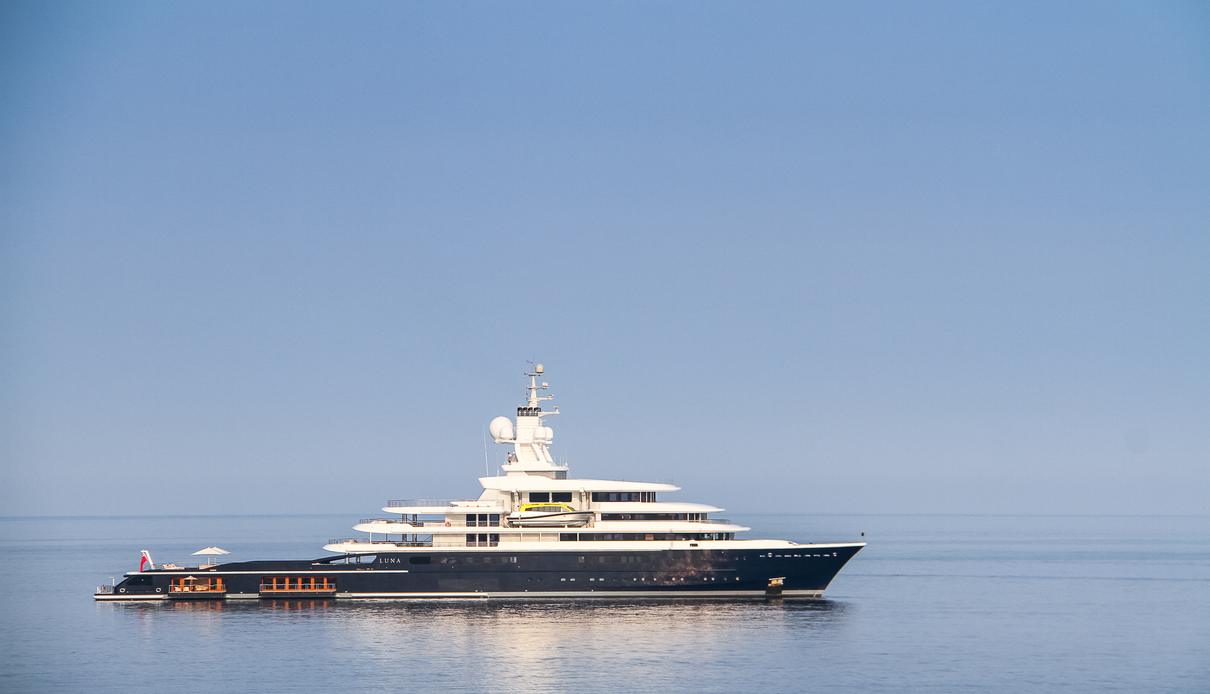 Luna yacht, Lloyd Werft