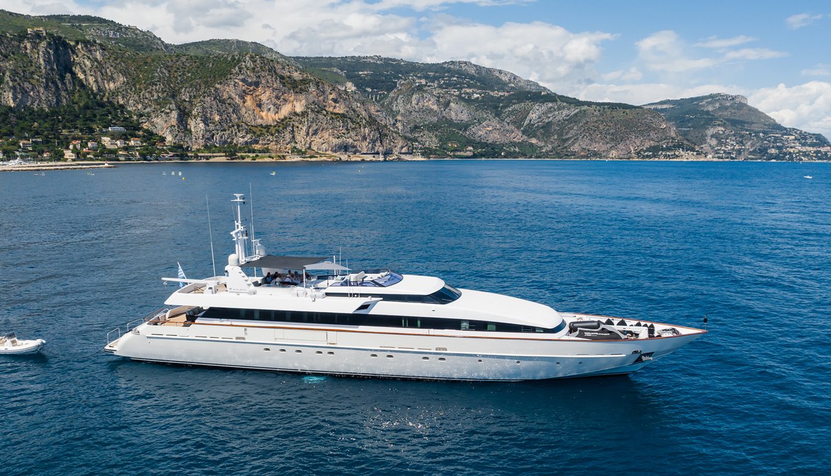 Hemilea yacht, Baglietto