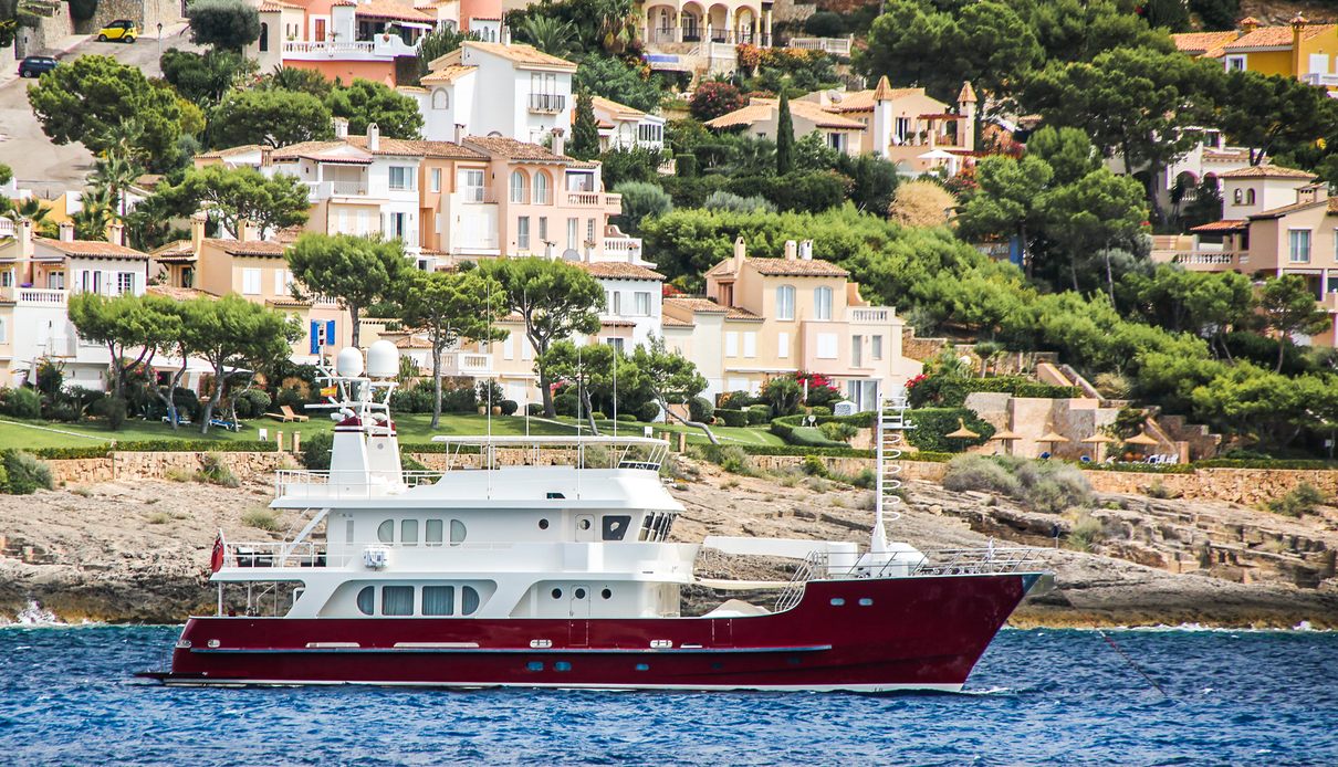 A.B. Normal yacht, Inace