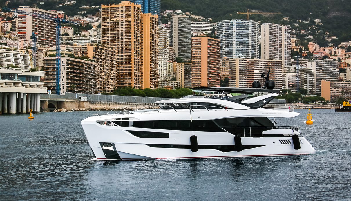 Cadet V yacht, Dominator