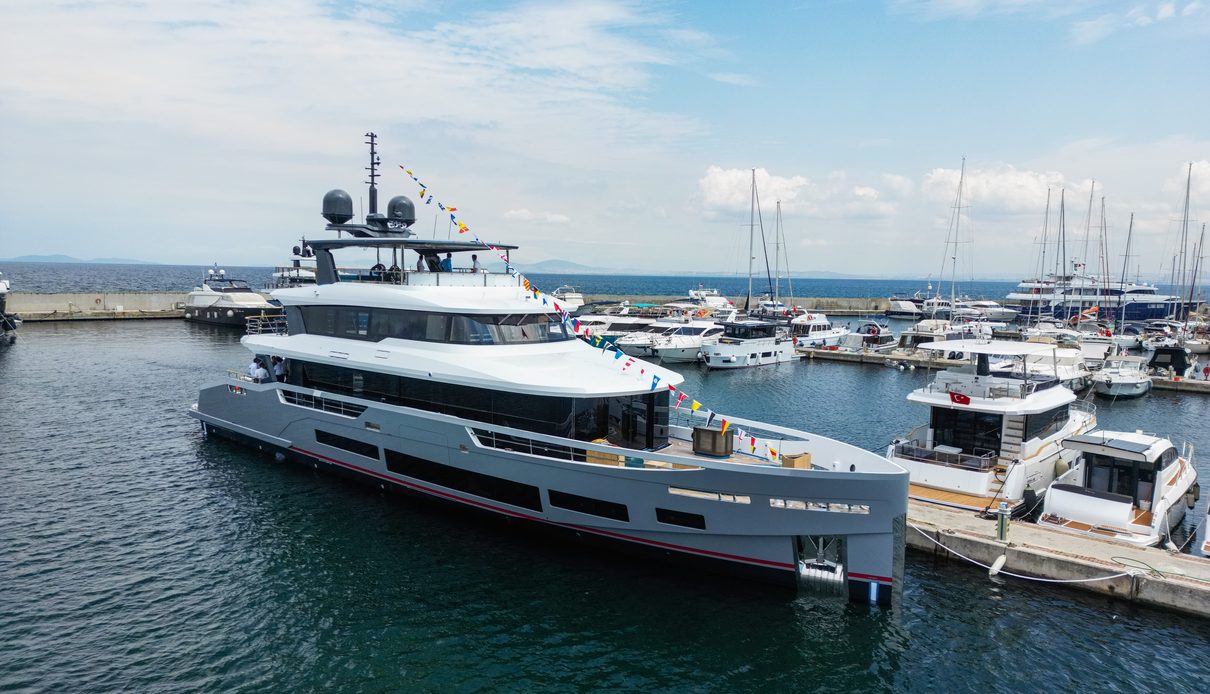 Sirena 118/ 01 yacht, Sirena Yachts