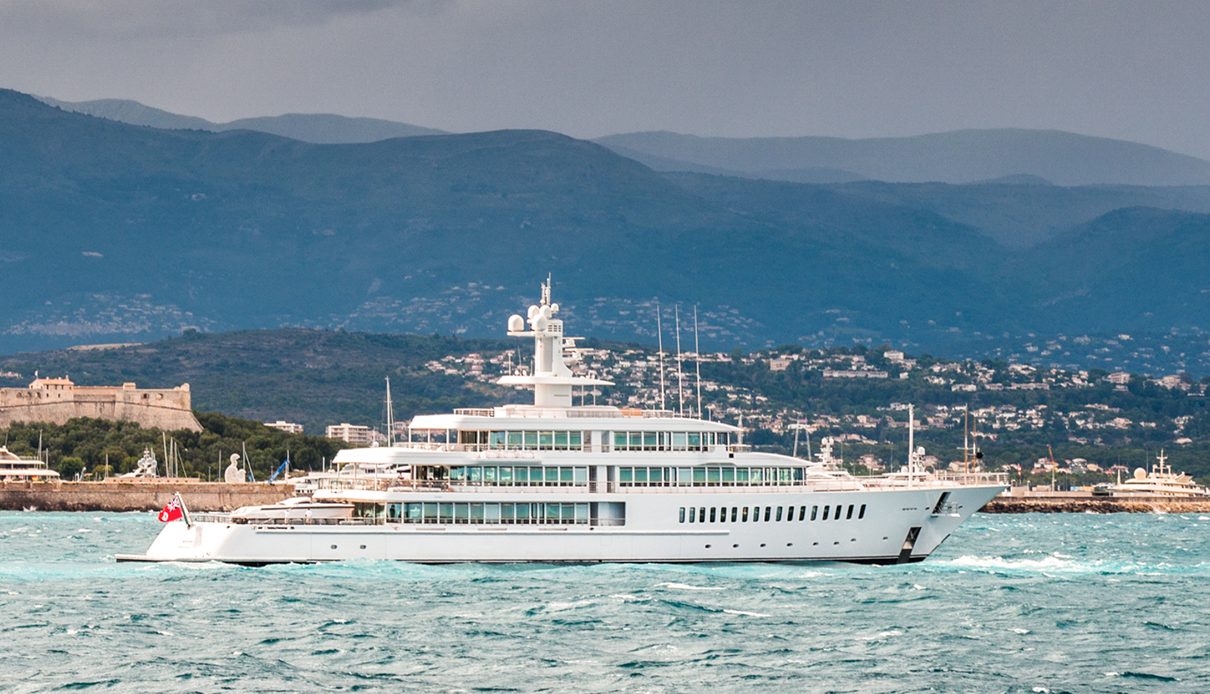 Musashi yacht, Feadship