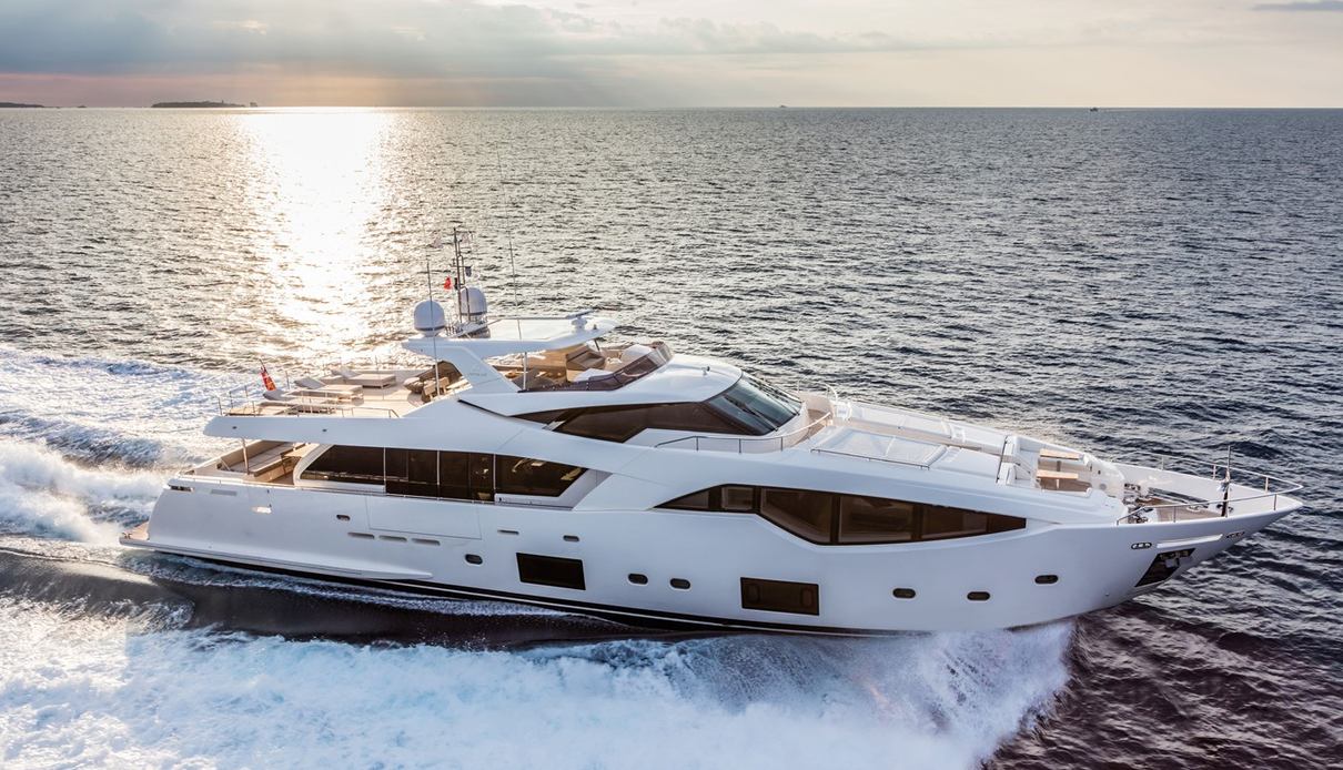 Celine yacht, Custom Line
