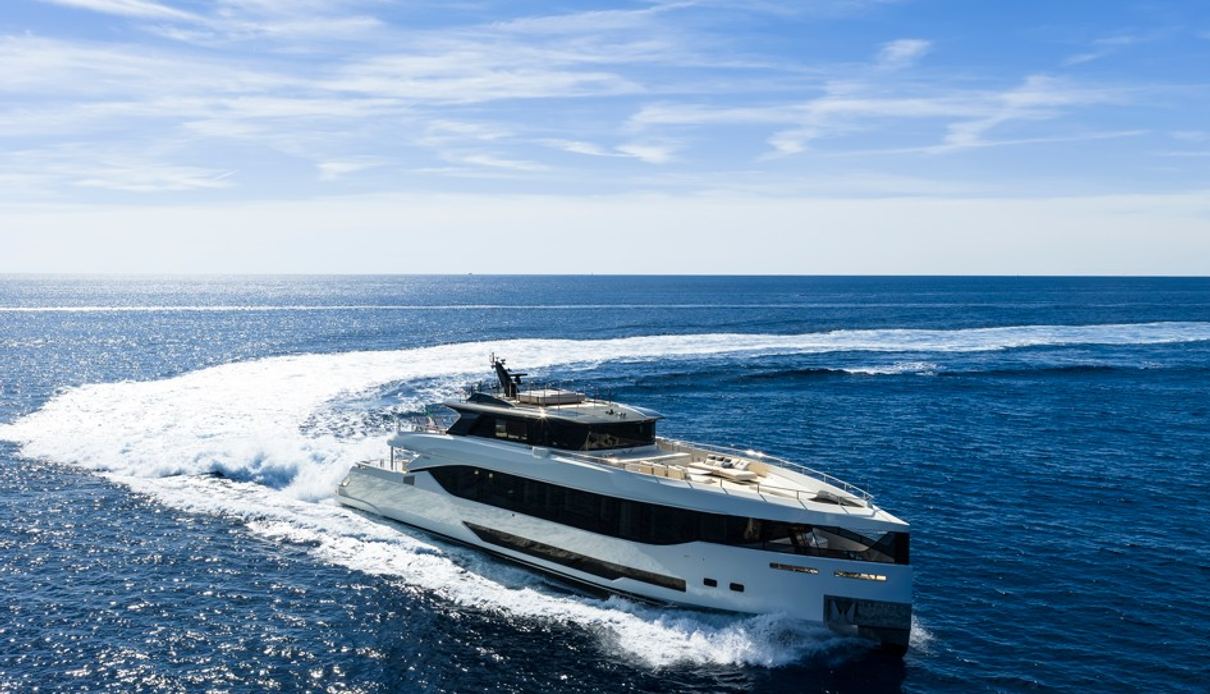 Ad Maiora yacht, Maiora
